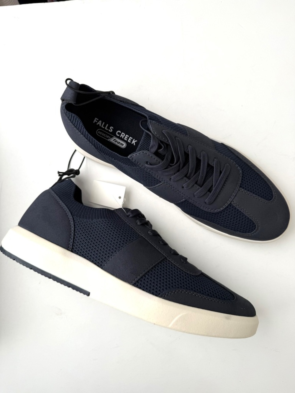 FALLS CREEK New $40 Mens 10.5 Navy White Daniel Low Top Fashion Sneakers Box77